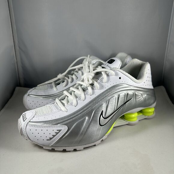 NEW Nike Shox R4 Shoes White Metallic Silver Volt AR3565-102 Women's Size 9 - Picture 1 of 9